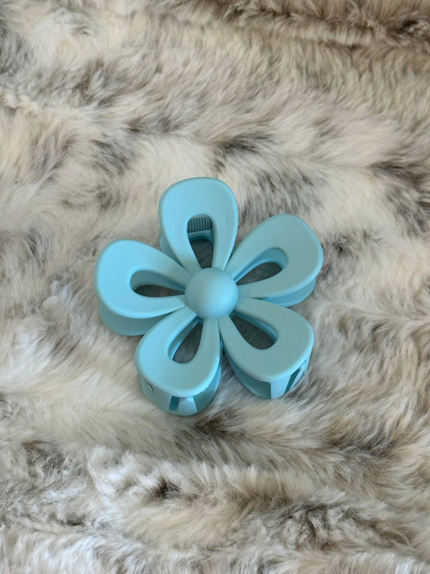NEW Daisy Claw Clip
