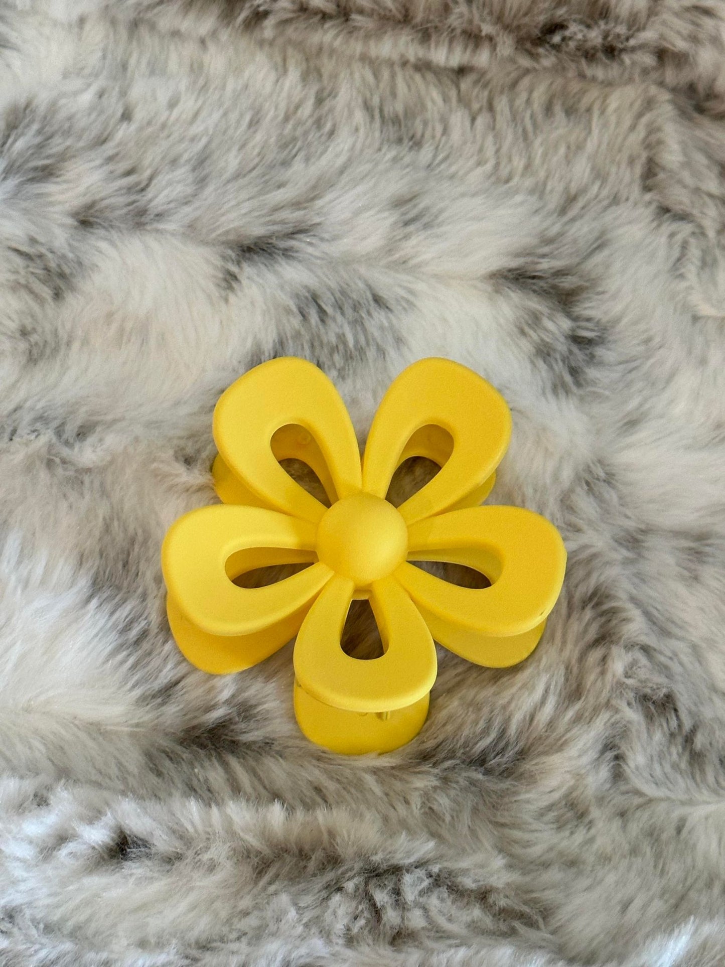 NEW Daisy Claw Clip