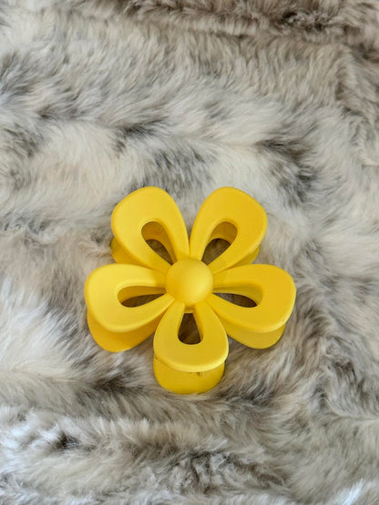 NEW Daisy Claw Clip