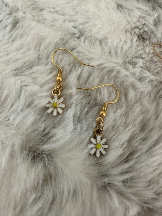Micro Daisy Dangles